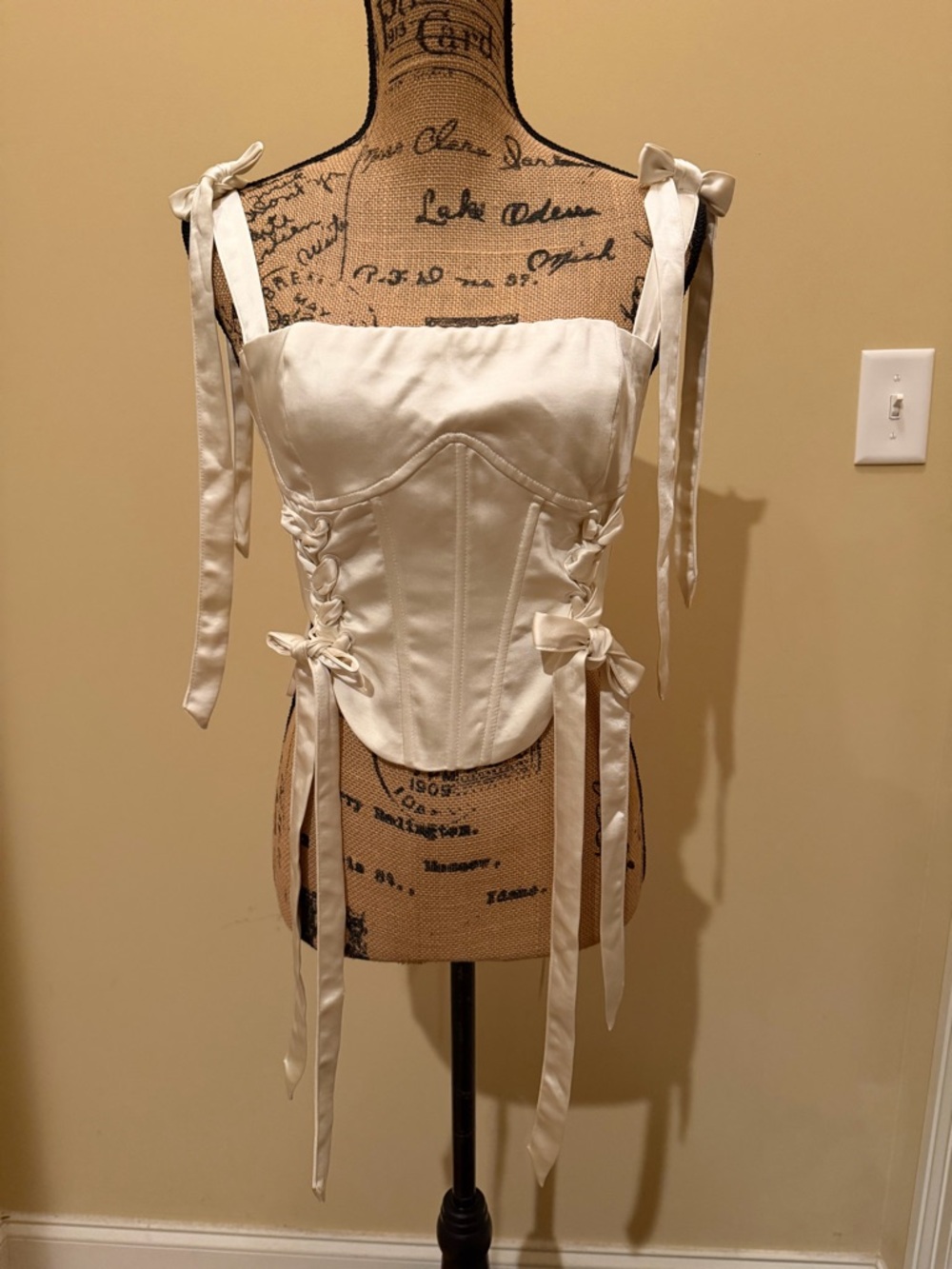 Forever 21 Cream Satin Bustier Corset with Bow Adjustable Straps Size Small